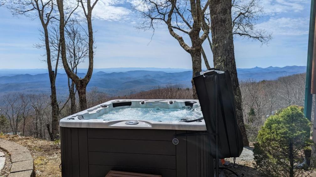 Cardinal'S View Lodge Blowing Rock Exterior photo