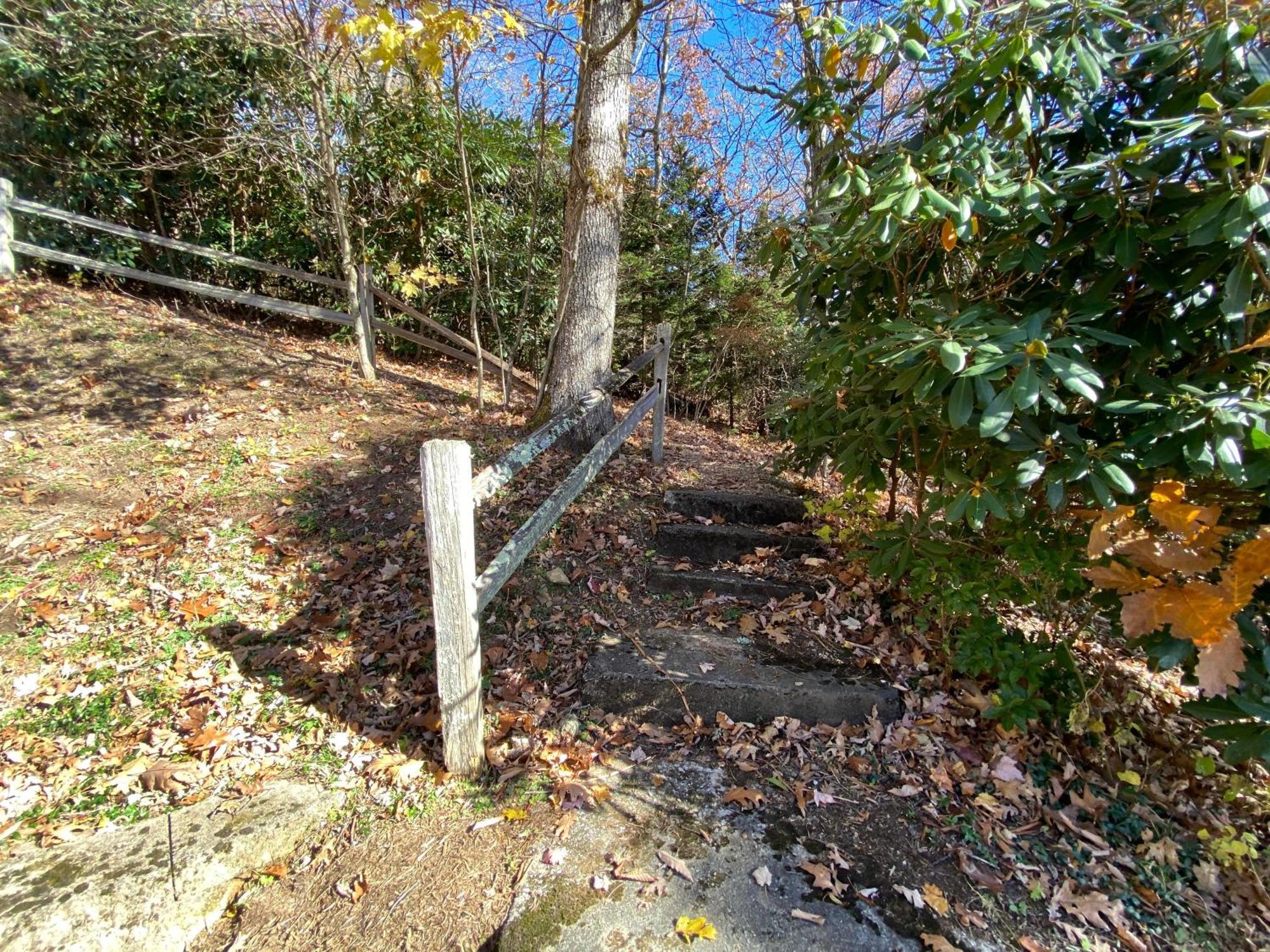 Cardinal'S View Lodge Blowing Rock Exterior photo